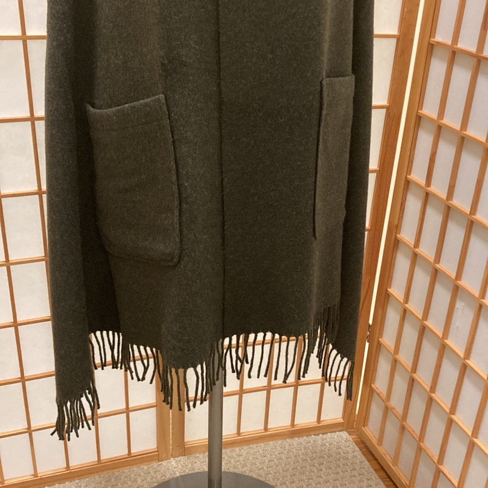 Ann Taylor Shaw Wrap. Like New - Picture 3 of 5